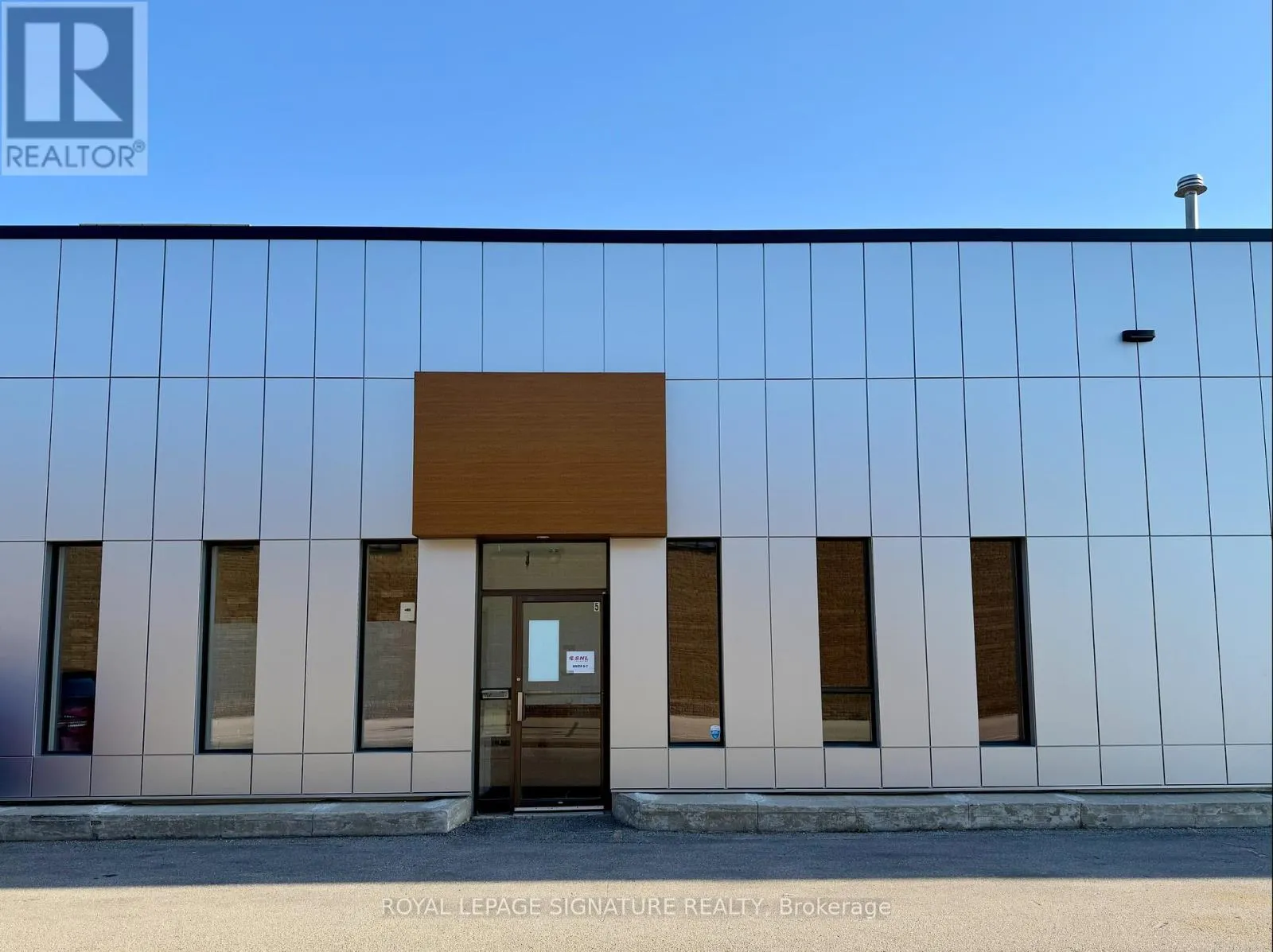 Warehouse for rent: 10 - 120 Norfinch Drive, Toronto, Ontario M3N 1X3