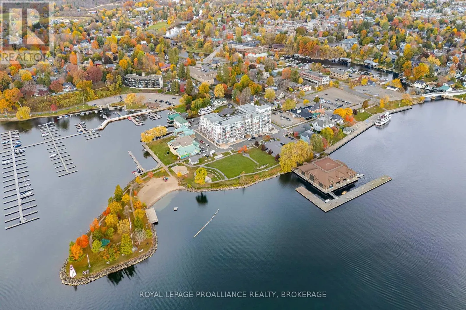 Retail for rent: 10 - 130 Water Street, Gananoque, Ontario K7G 0A8