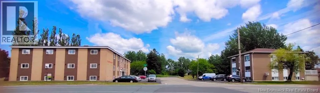 10 & 15 Lindsay Street, Bathurst, New Brunswick E2A 7J7