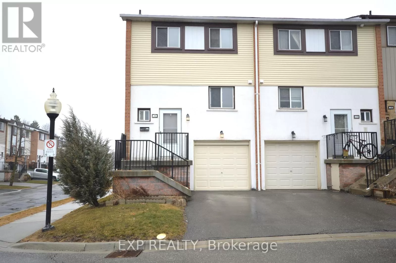 Row / Townhouse for rent: 10 - 18 Moregate Crescent, Brampton, Ontario L6S 3K9