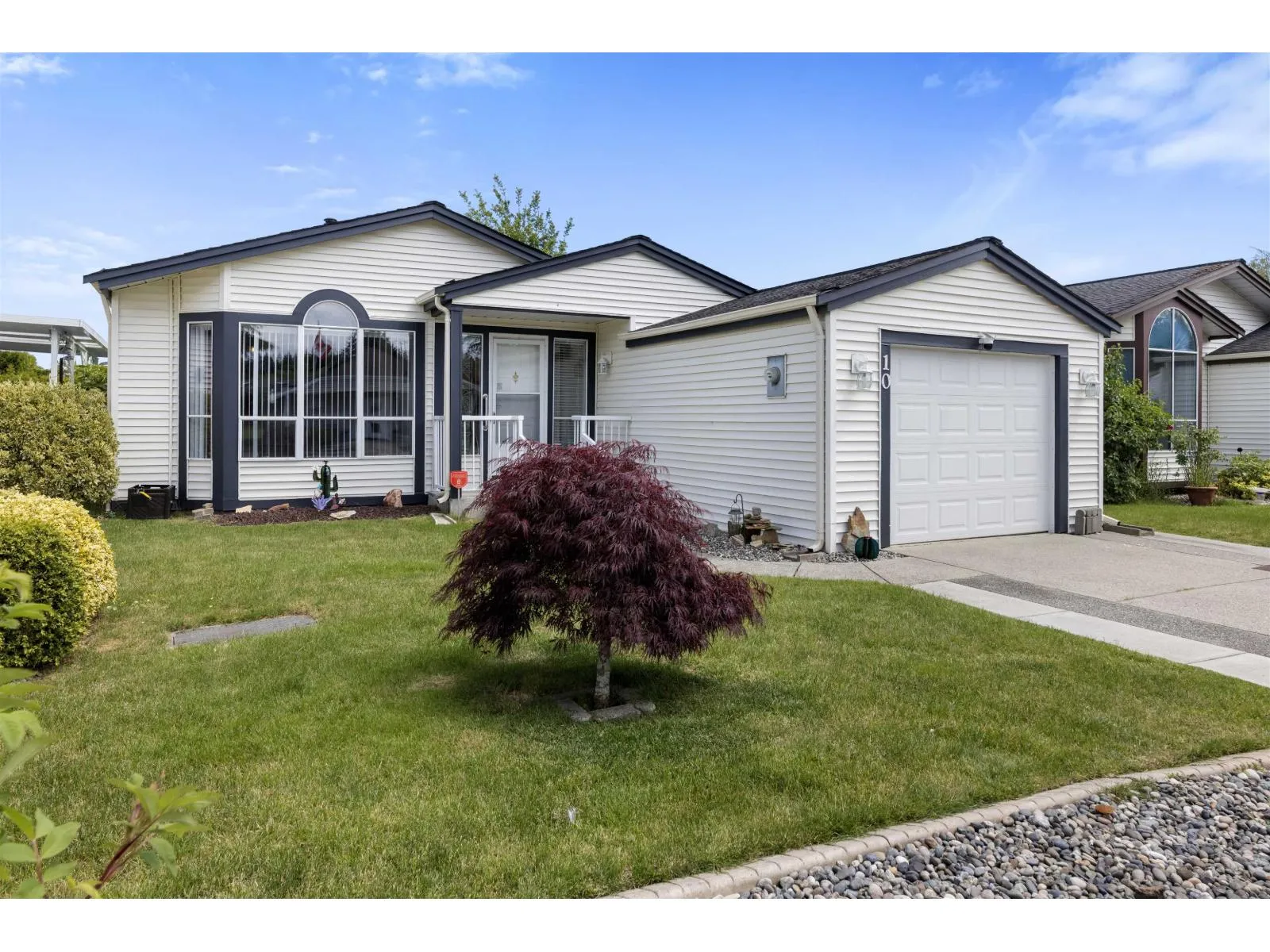 House for rent: 10 2345 Cranley Drive, Surrey, British Columbia V4A 9G5