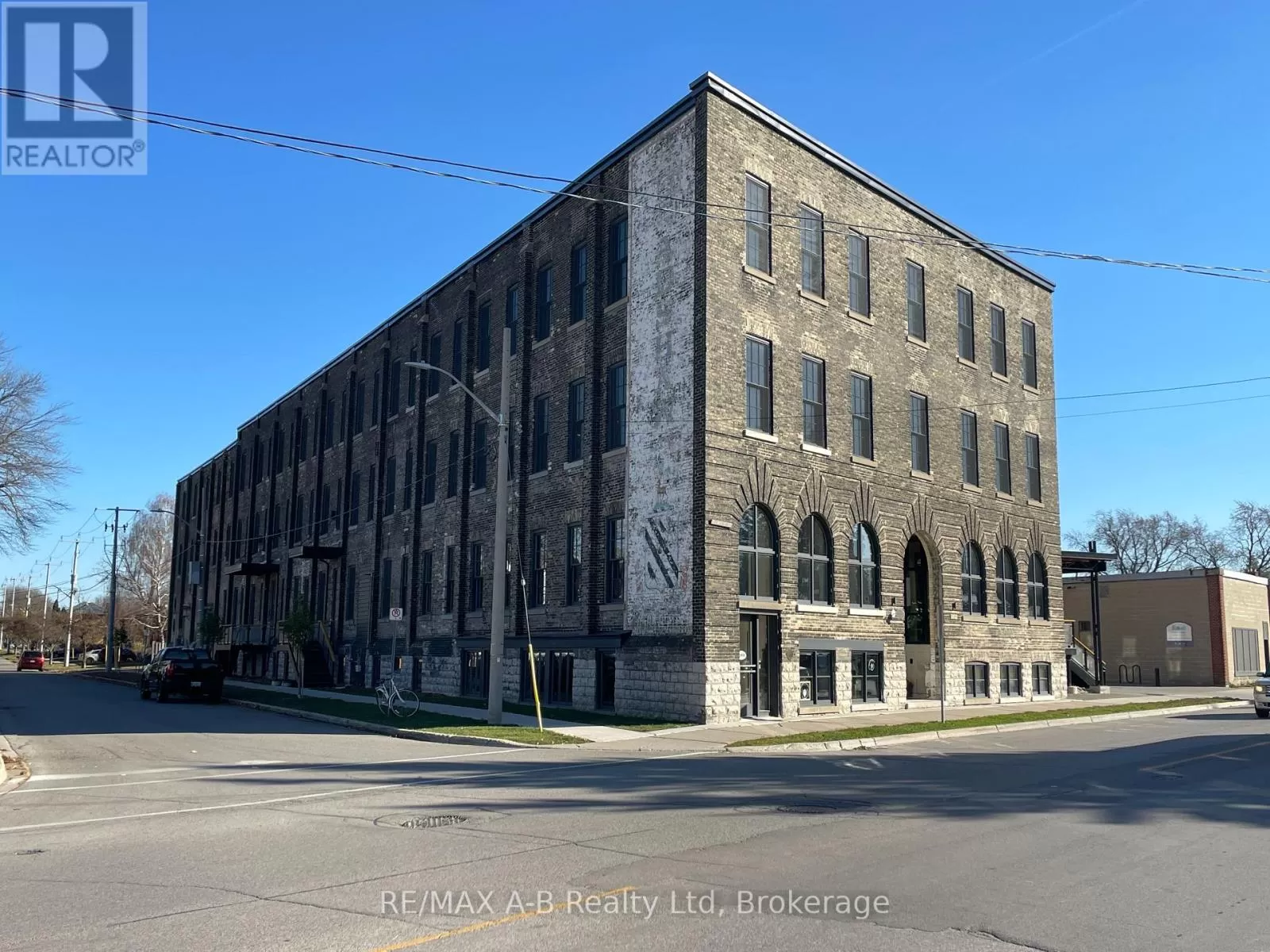 Retail for rent: 10 - 245 Downie Street, Stratford, Ontario N5A 1X5