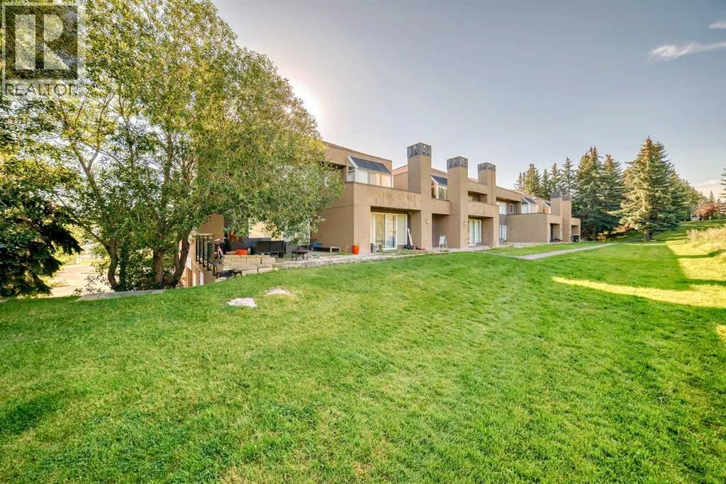 Apartment for rent: 10, 305 Village Mews Sw, Calgary, Alberta T3H 2L3