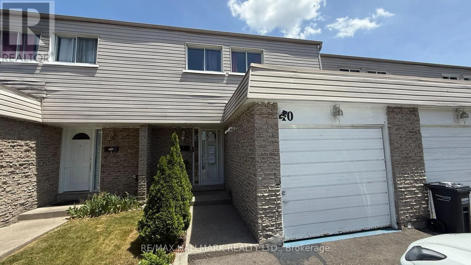 Row / Townhouse for rent: 10 - 3600 Morning Star Drive, Mississauga, Ontario L4T 1Y5