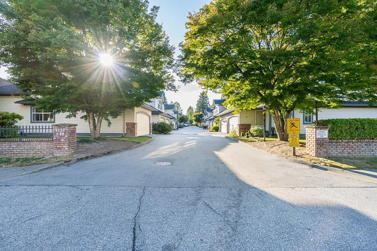 Row / Townhouse for rent: 10 8257 121 A Street, Surrey, British Columbia V3W 3R4