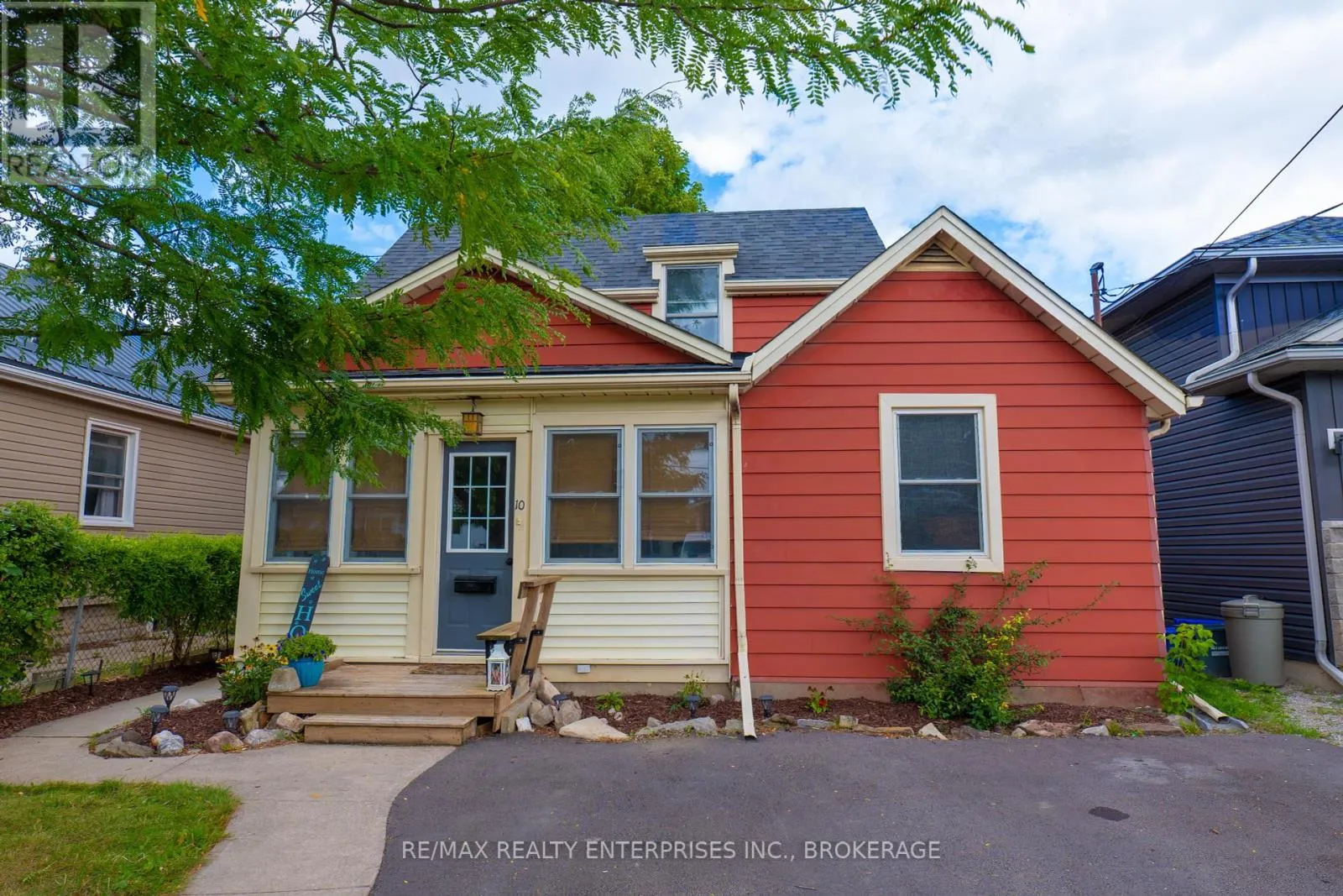 House for rent: 10 Antwerp Street, St. Catharines, Ontario L2S 1J8