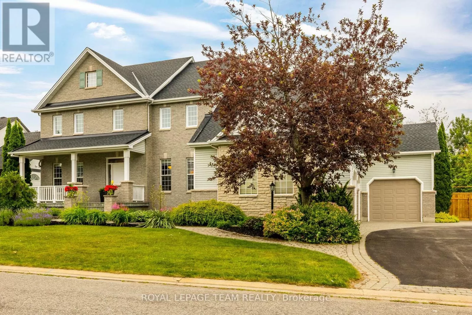 House for rent: 10 Beechgrove Gardens, Ottawa, Ontario K2S 1W5