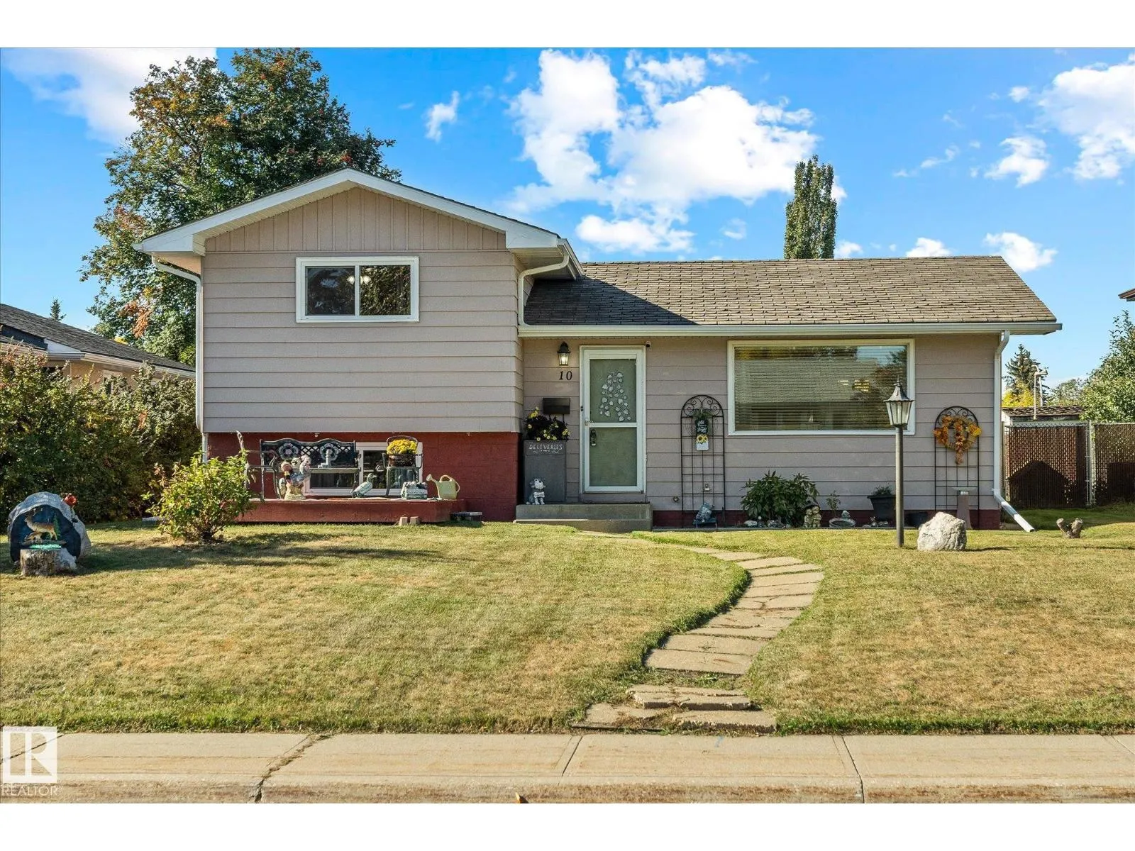 House for rent: 10 Brookside Cr, Spruce Grove, Alberta T7X 1B7