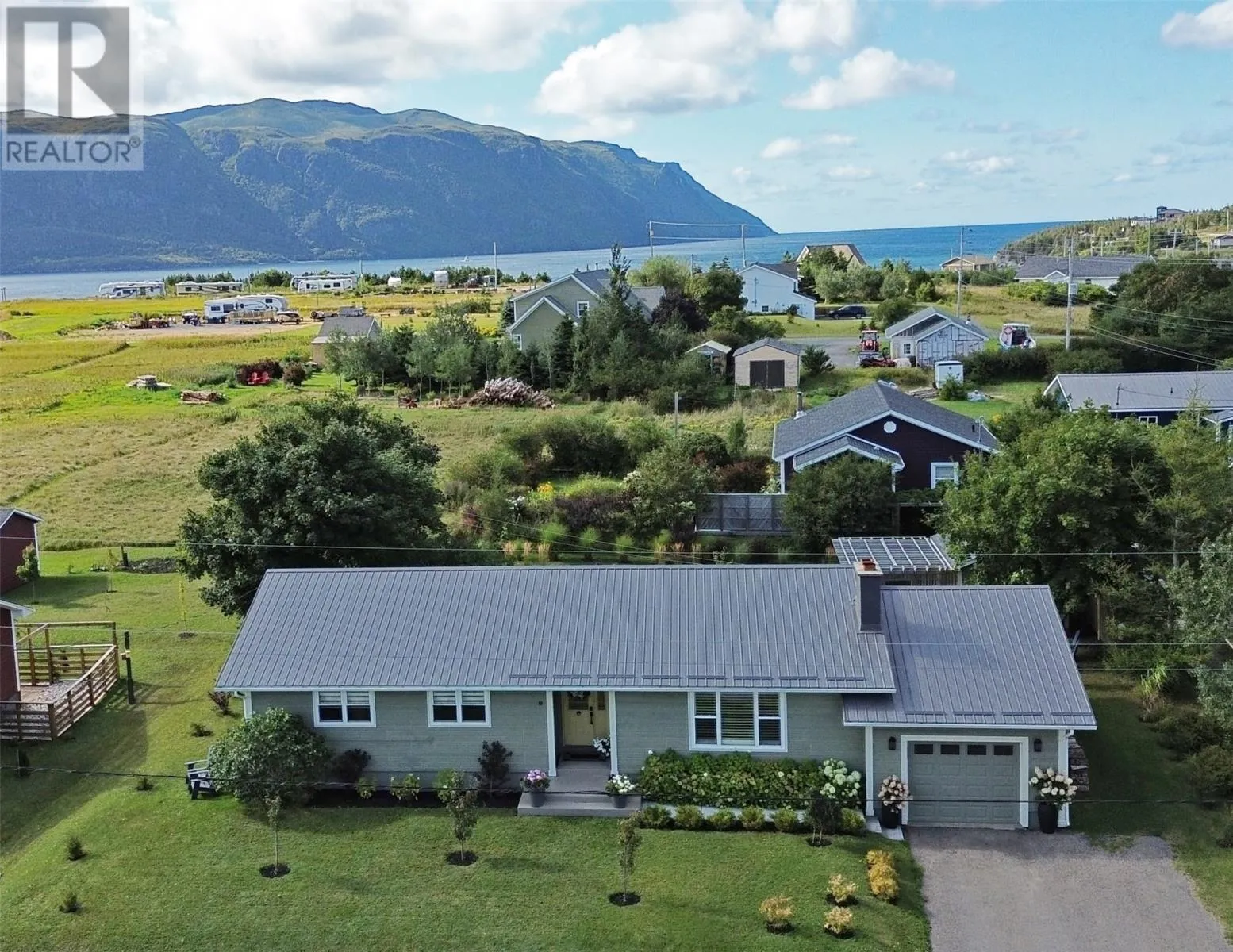 House for rent: 10 Budgen's Cove Road, Norris Point, Newfoundland & Labrador A0K 3V0