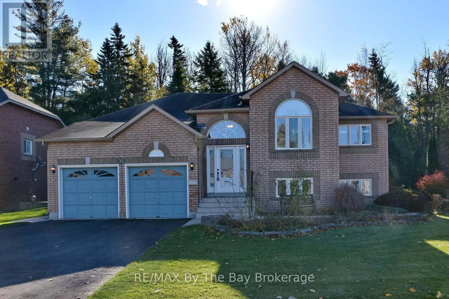 House for rent: 10 Cherry Sands Crescent, Wasaga Beach, Ontario L9Z 1P5