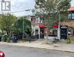 10 Clinton Street, Toronto, Ontario M6J 2P1