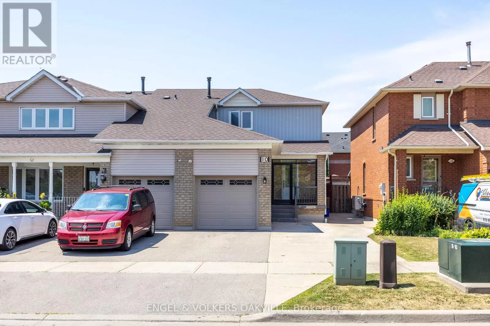 Row / Townhouse for rent: 10 Crieff Avenue, Vaughan, Ontario L6A 2B6