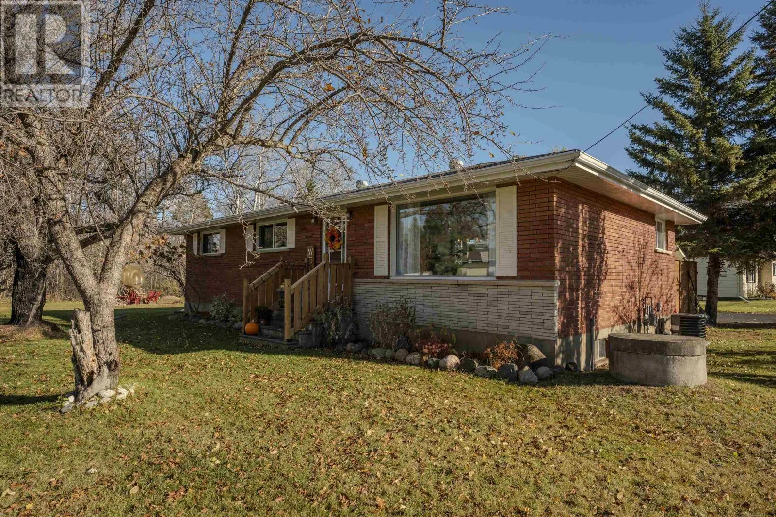 10 Dorothy St, Kakabeka Falls, Ontario P0T 1W0