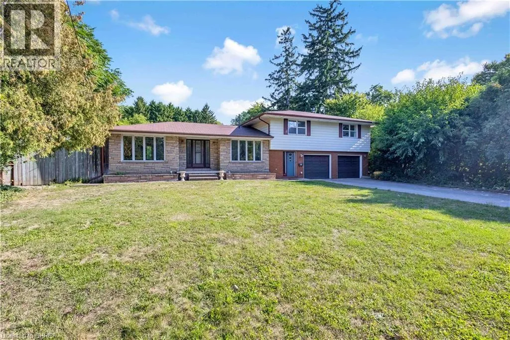 House for rent: 10 Harris Avenue, Brantford, Ontario N3R 2E9