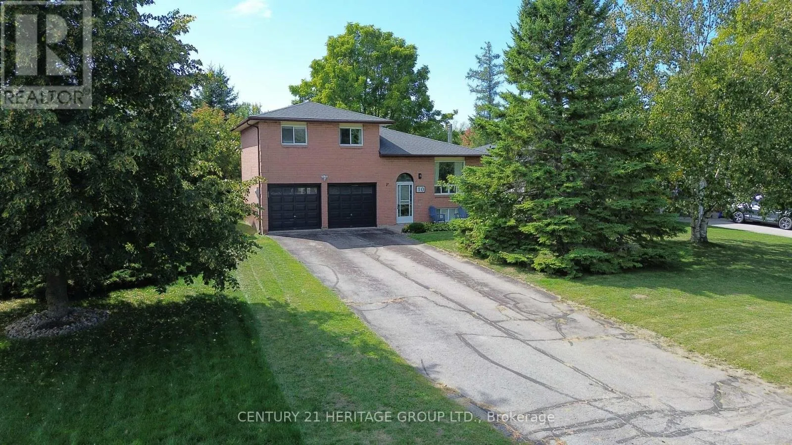 House for rent: 10 Hawkins Street, Georgina, Ontario L0E 1R0