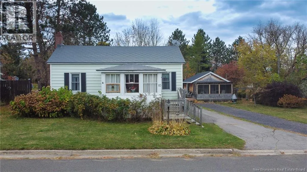 10 Hillcrest Avenue, Chipman, New Brunswick E4A 1X9