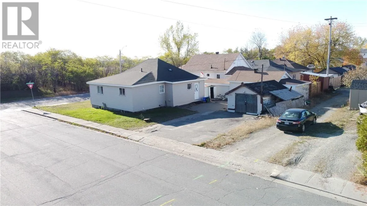 House for rent: 10 Lakeshore Drive, Falconbridge, Ontario P0M 1S0