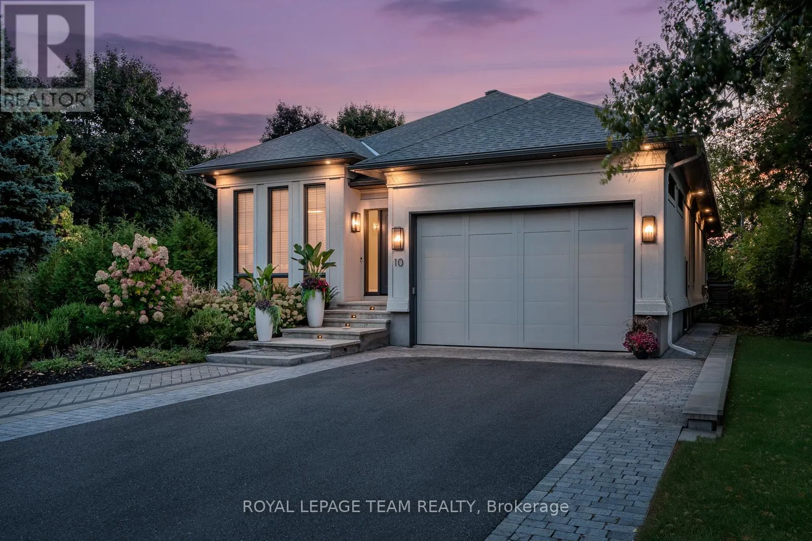 House for rent: 10 Leaver Avenue, Ottawa, Ontario K2E 5P6