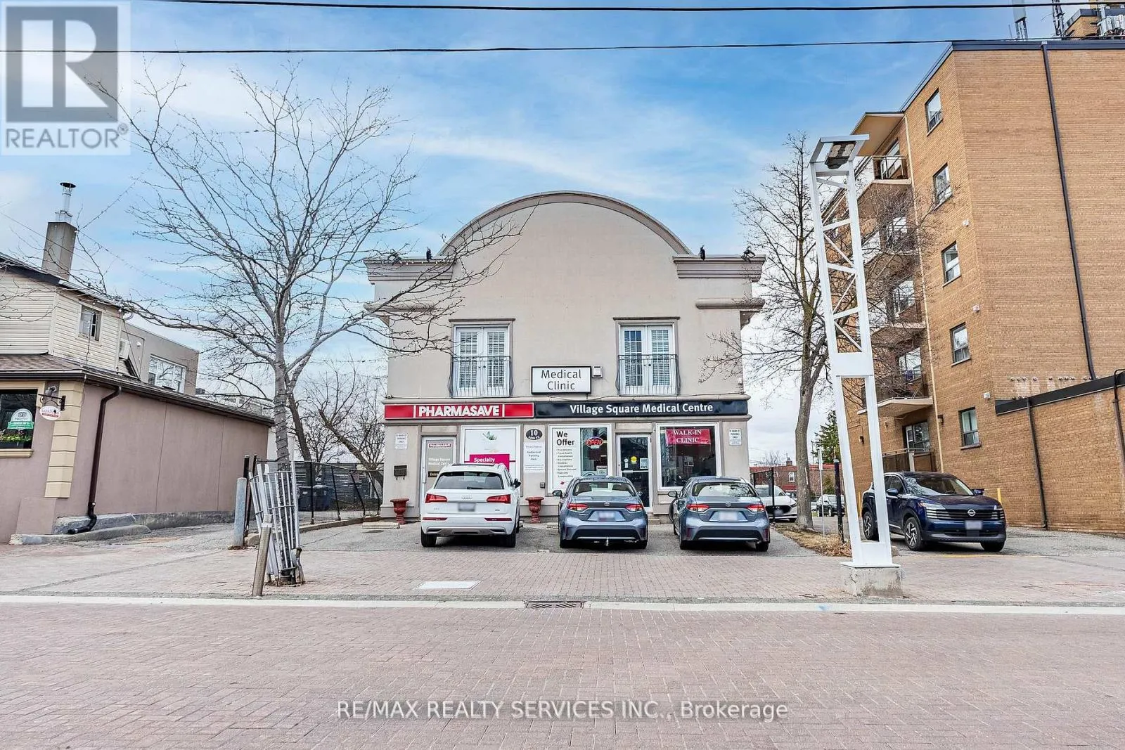 10 Main Street, Mississauga, Ontario L5M 1X3