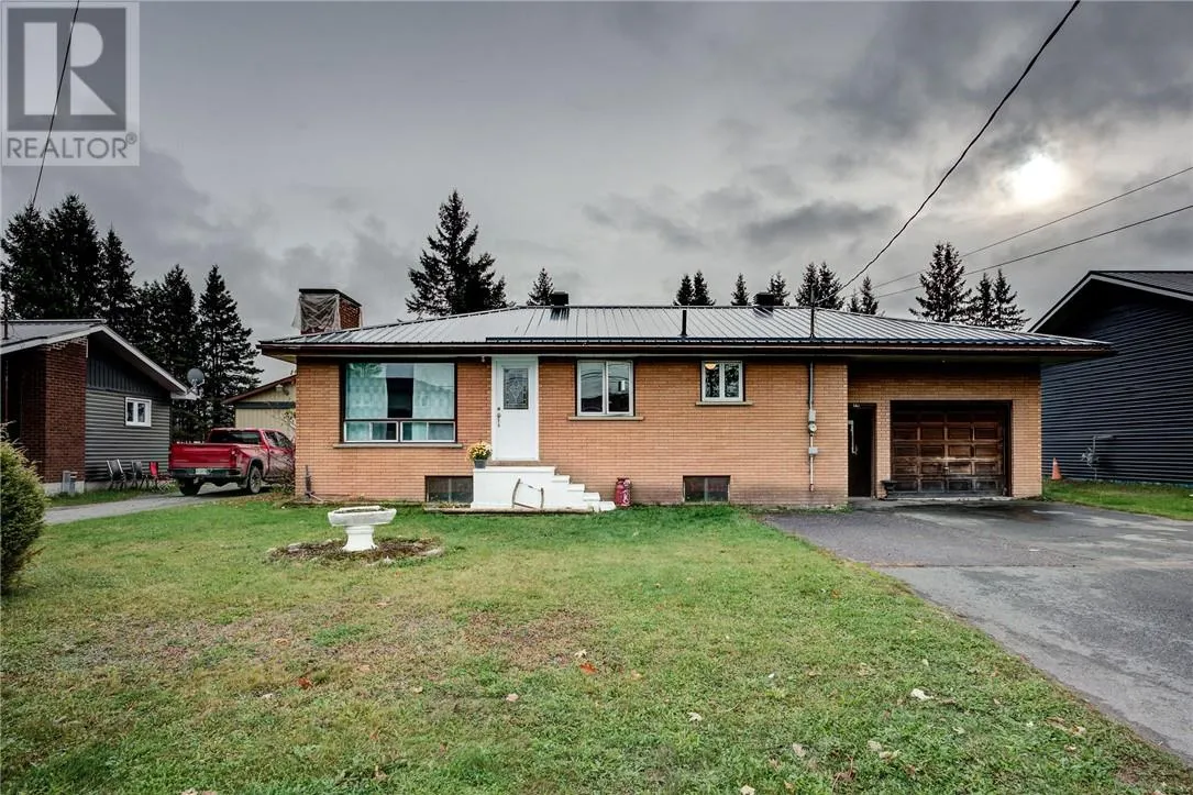 House for rent: 10 Rutland Avenue, Warren, Ontario P0H 2N0