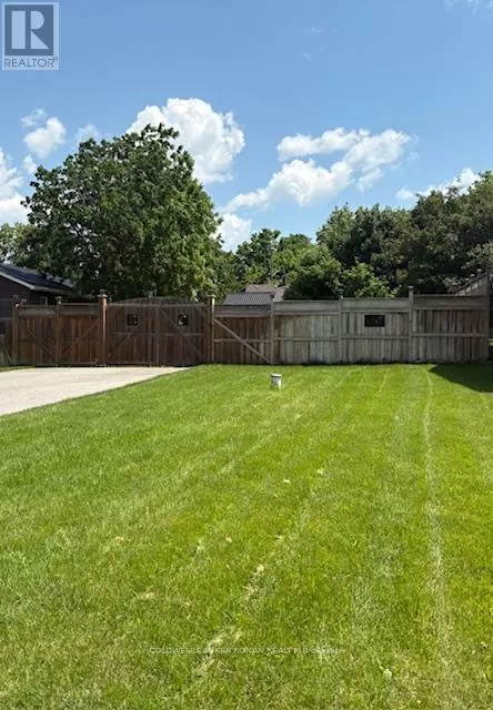 10 Stoddart Street, Essa, Ontario L0L 2N0