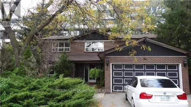House for rent: 10 Teagarden Court, Toronto, Ontario M2N 5Z9