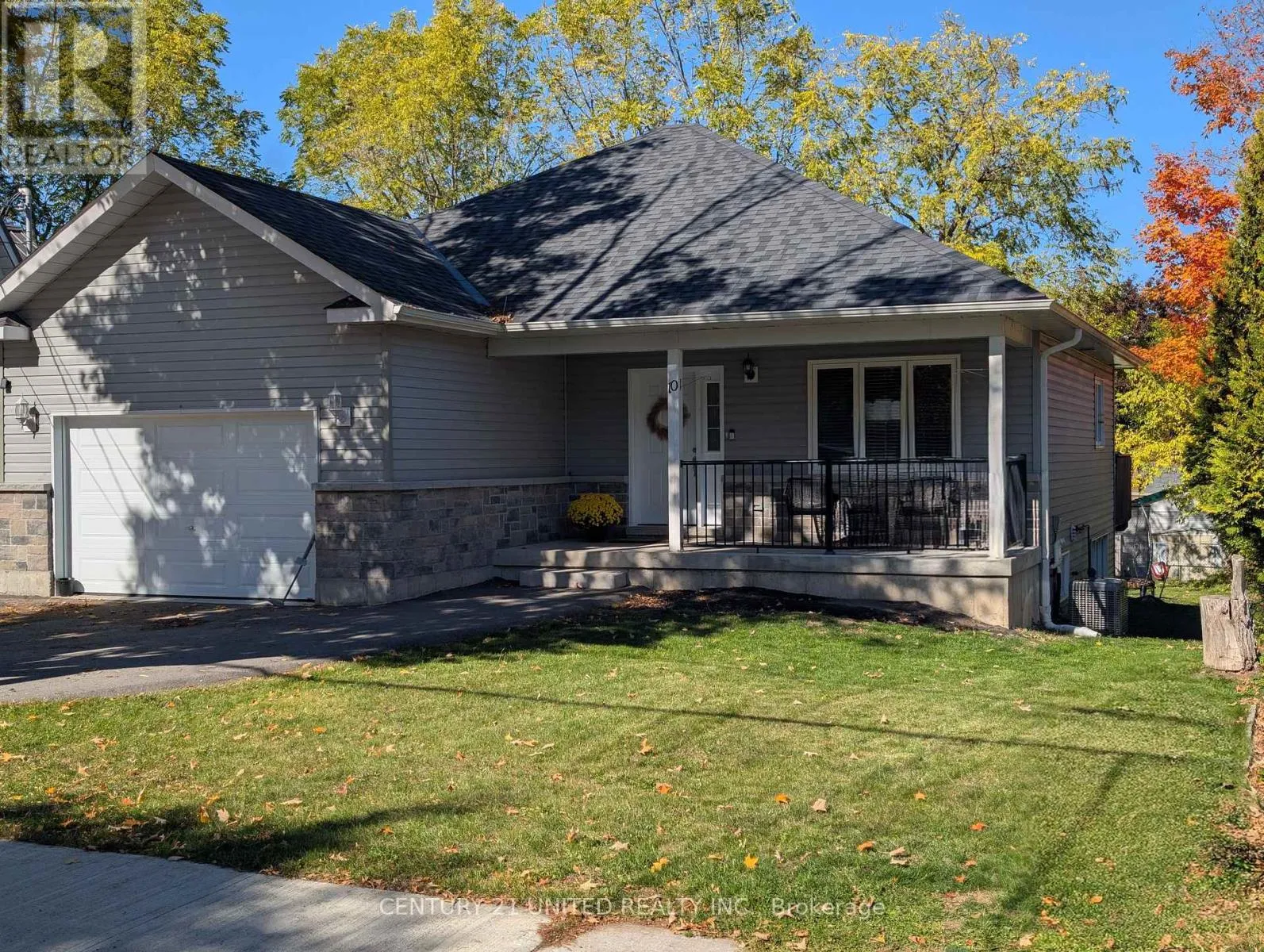 Duplex for rent: 10 William Street, Selwyn, Ontario K0L 2H0