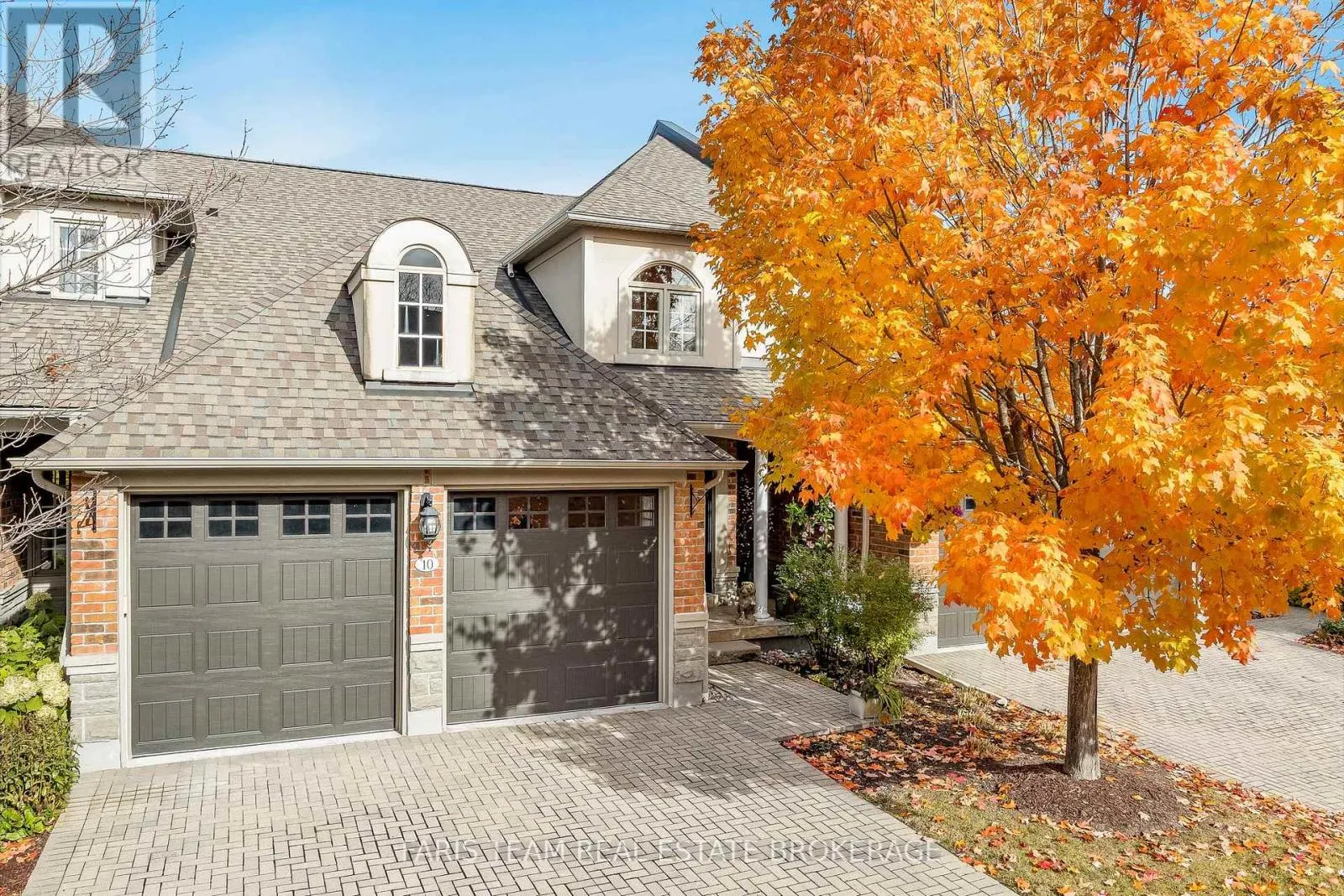 Row / Townhouse for rent: 10 Wilton Trail, Aurora, Ontario L4G 7S9