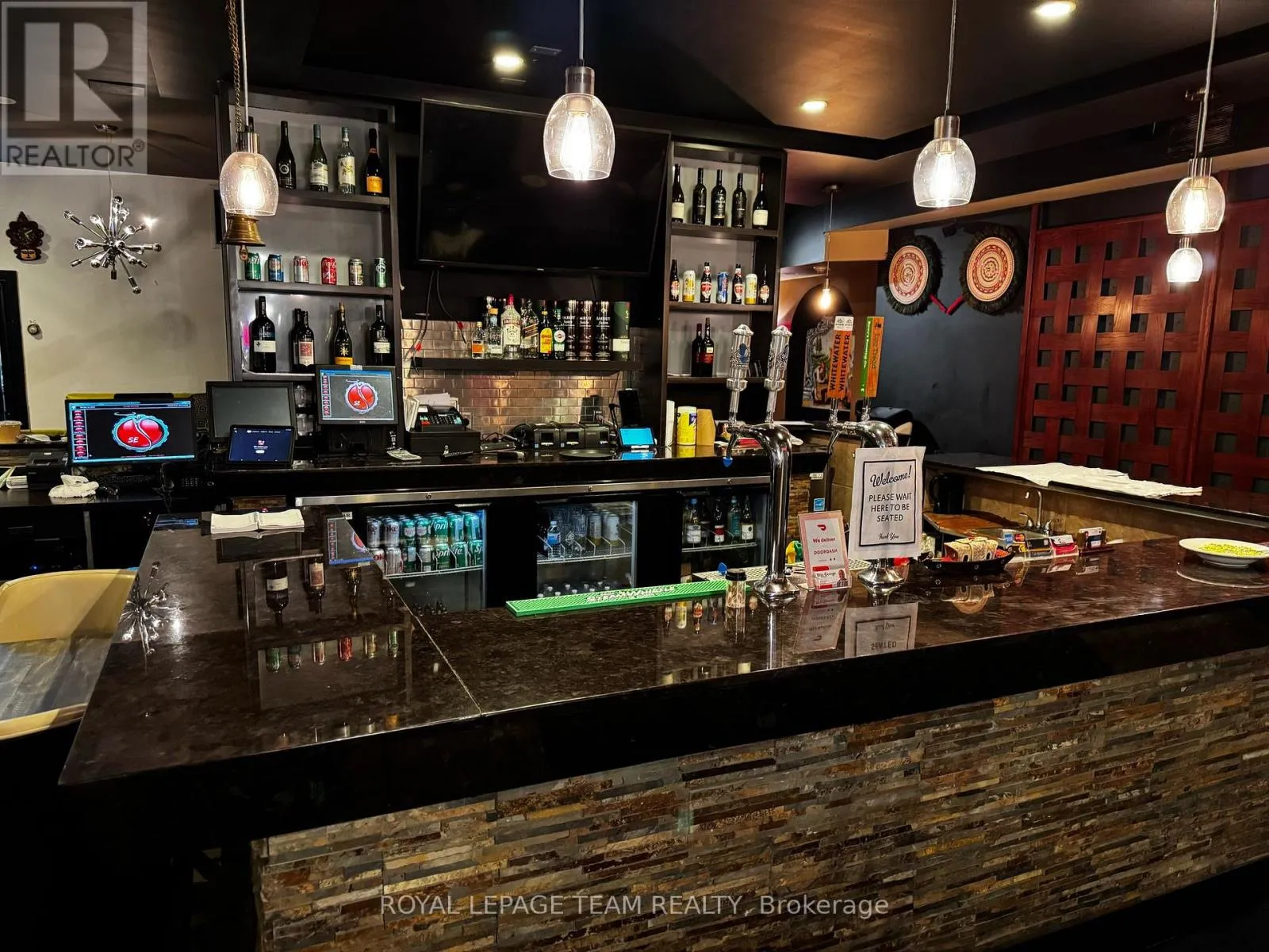 100 - 271 Dalhousie Street, Ottawa, Ontario K1N 7E5