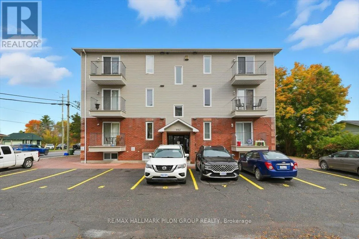 Apartment for rent: 100 - 902 Notre Dame Street, Russell, Ontario K0A 1W0