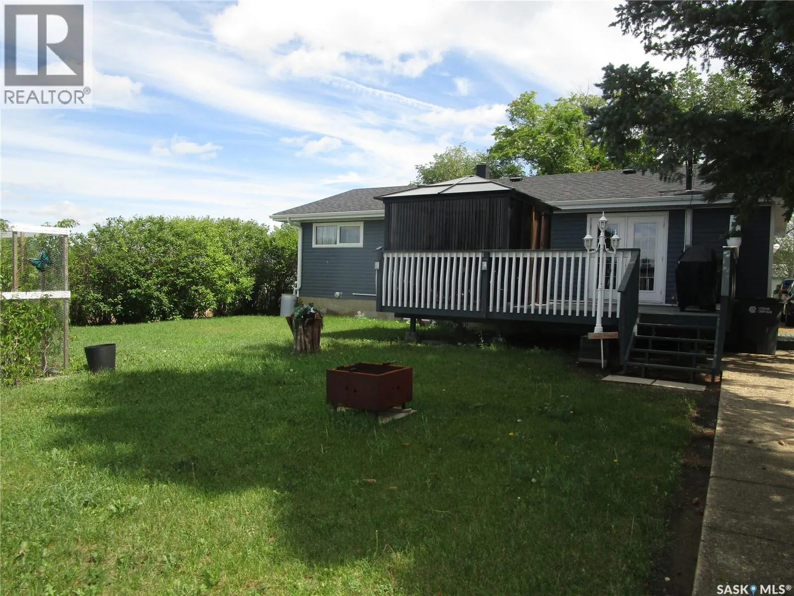 House for rent: 100 Bell Road, Assiniboia, Saskatchewan S0H 0B0