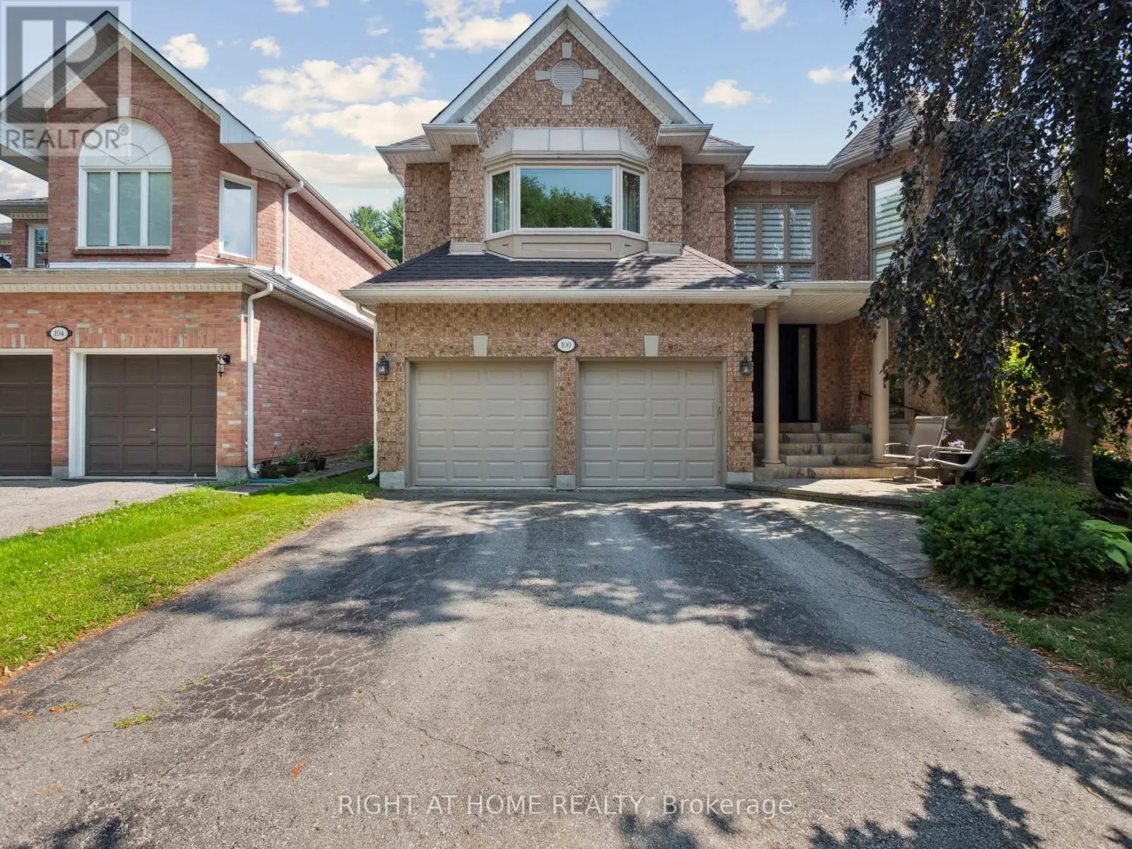 House for rent: 100 Carlyle Crescent, Aurora, Ontario L4G 6P7