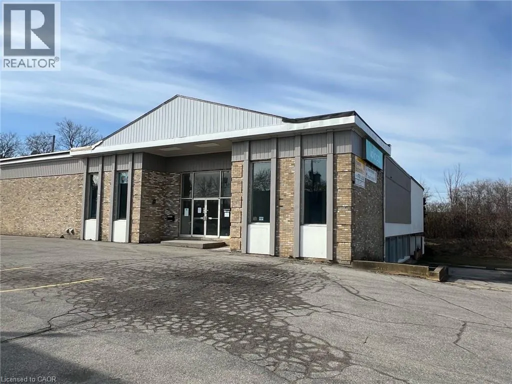 100 Dundas Street E, Paris, Ontario N3L 3H6