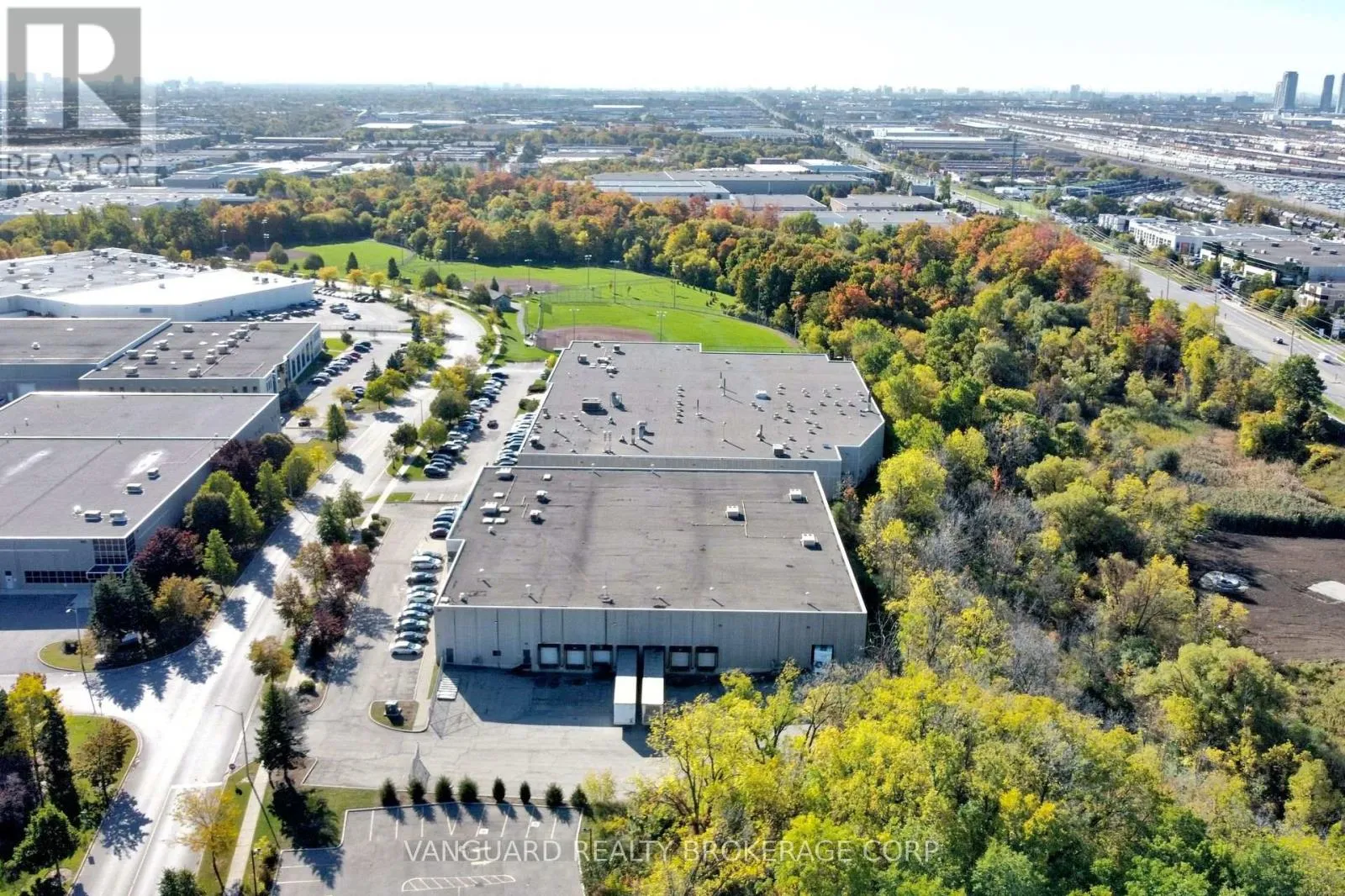 Warehouse for rent: 100 Jacob Keffer Parkway, Vaughan, Ontario L4K 4W3