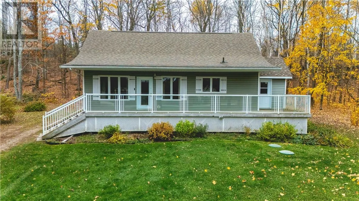 House for rent: 100 Limberlost Lane, Mindemoya, Manitoulin Island, Ontario P0P 1S0