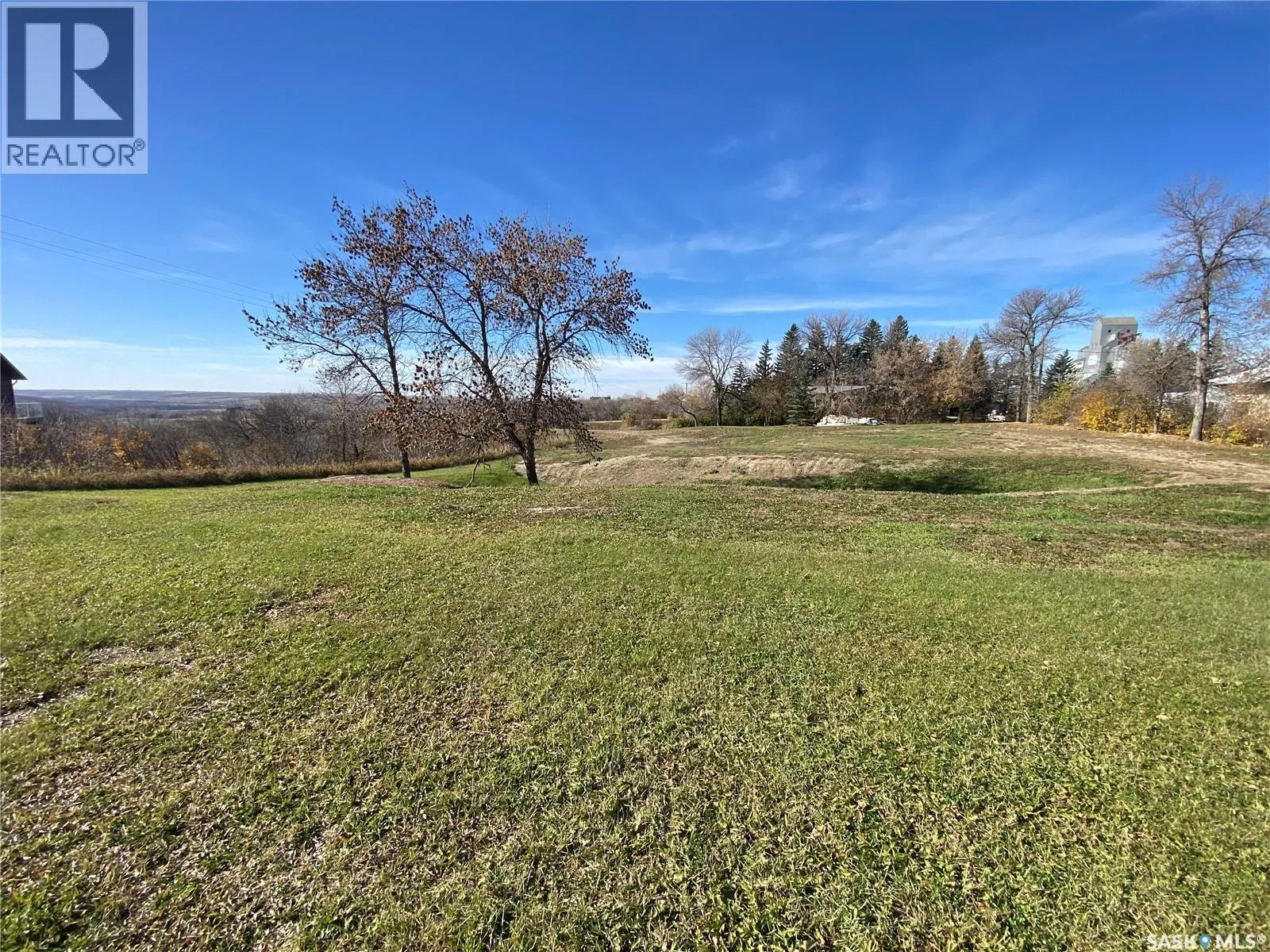 Unknown for rent: 100 Main Street, Oxbow, Saskatchewan S0C 2B0