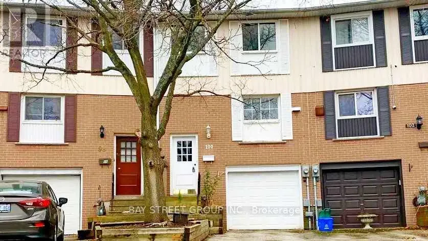 Row / Townhouse for rent: 100 Oakdale Drive, Oakville, Ontario L6H 1J3
