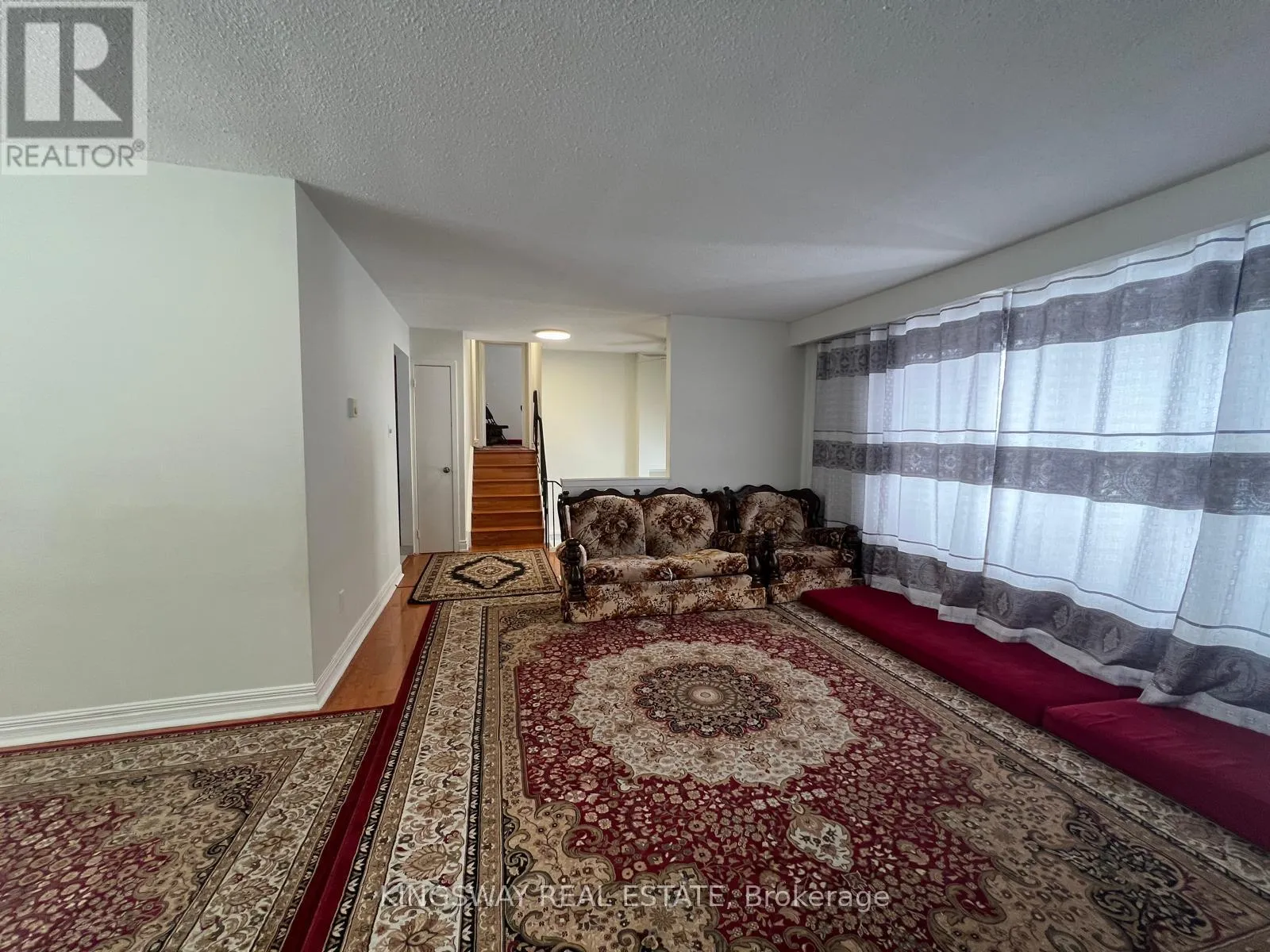 House for rent: 100 River Drive, East Gwillimbury, Ontario L9N 1A4