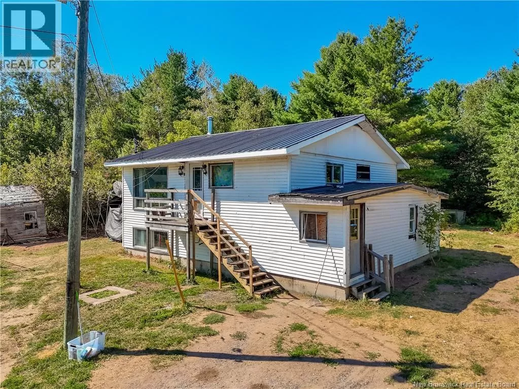 House for rent: 100 Riverside Drive, Fredericton Junction, New Brunswick E5L 1V7