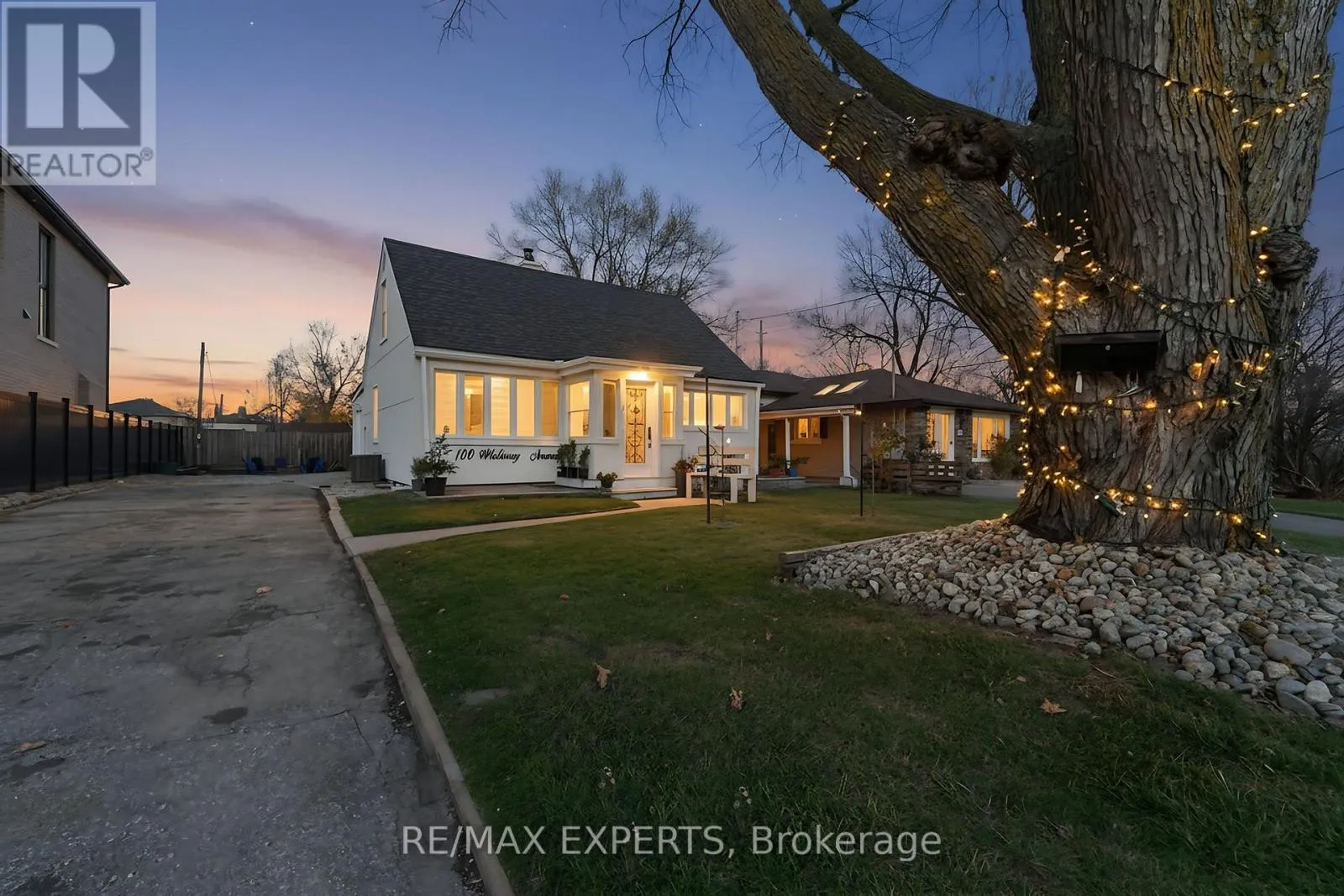 House for rent: 100 Wallasey Avenue, Toronto, Ontario M9M 1E4