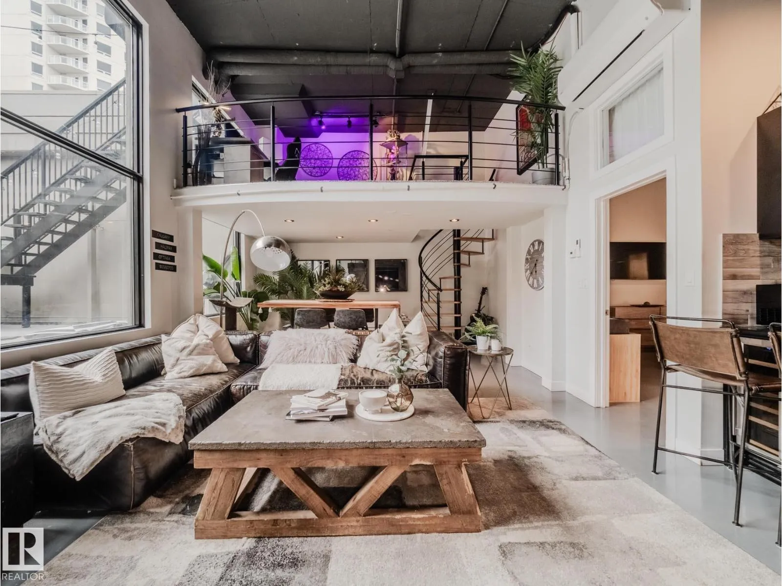 Apartment for rent: #1001 10179 105 St Nw, Edmonton, Alberta T5J 3N1