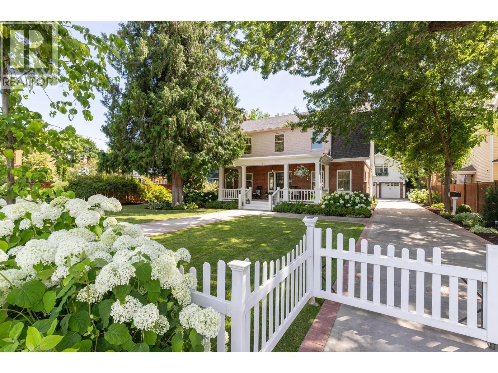 House for rent: 1001 Lawrence Avenue, Kelowna, British Columbia V1Y 6M3