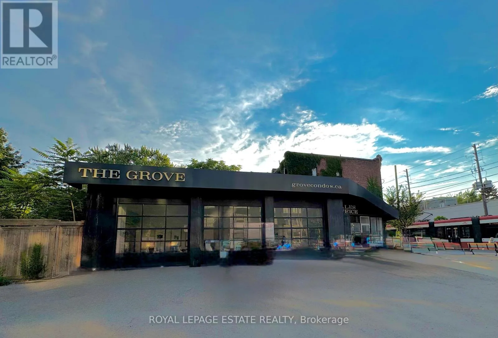 1001 Queen Street E, Toronto, Ontario M4M 1K2