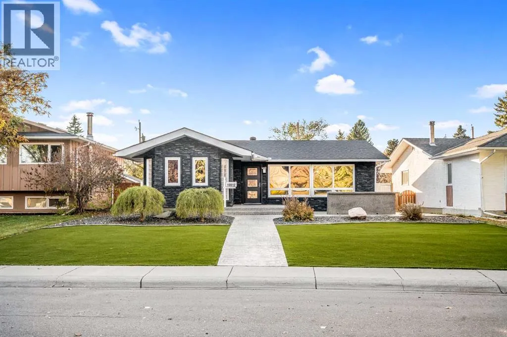 House for rent: 10012 Willowview Road Se, Calgary, Alberta T2J 1P4