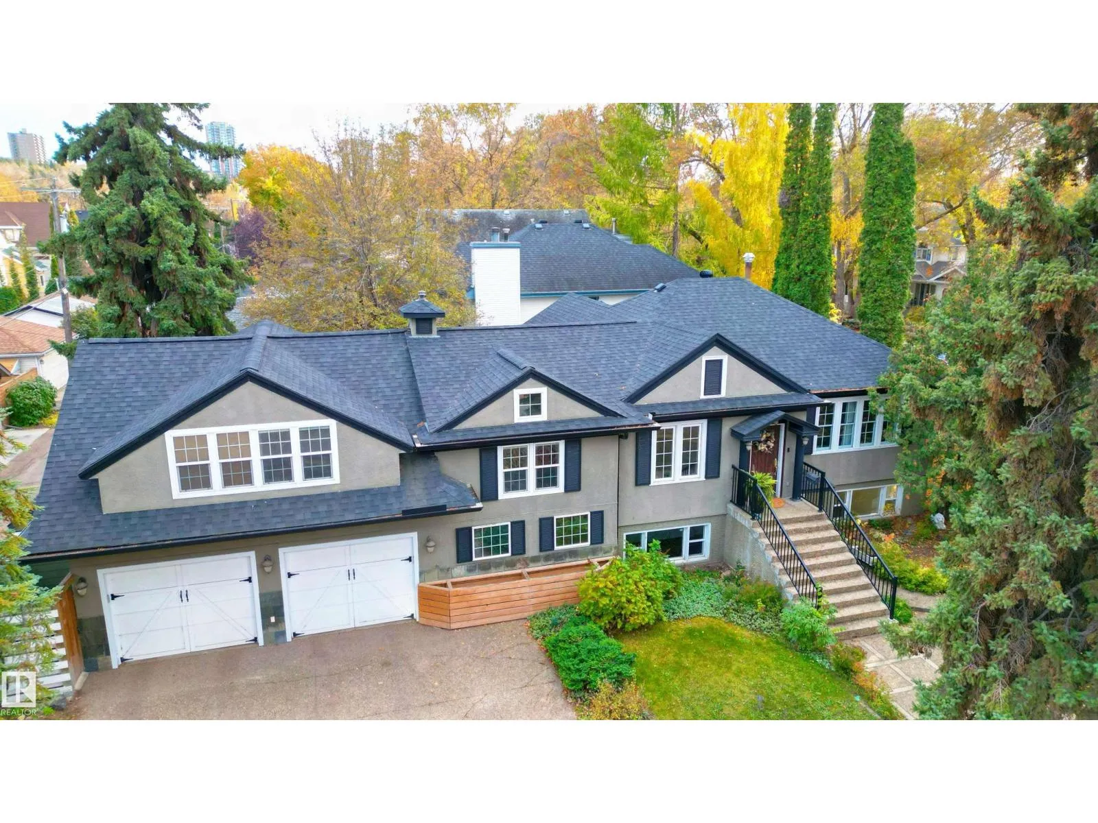 House for rent: 10015 97 Av Nw, Edmonton, Alberta T5K 0A9