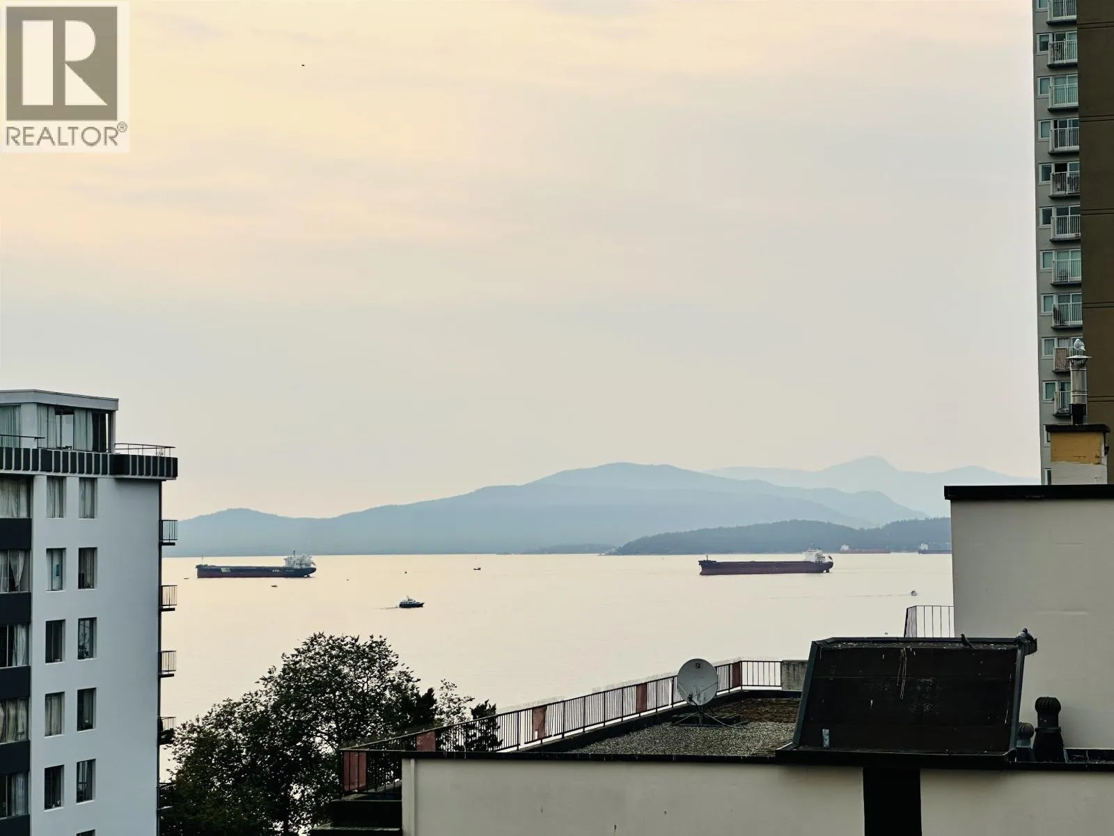 Apartment for rent: 1002 1251 Cardero Street, Vancouver, British Columbia V6G 2H9