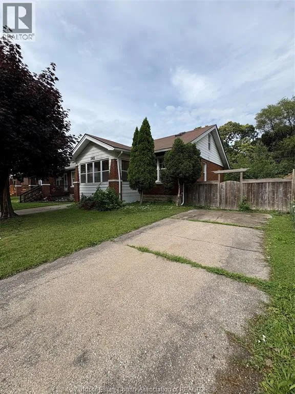 House for rent: 1002 Dawson, Windsor, Ontario N8Y 4A4