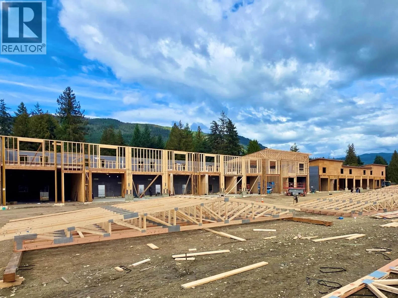 Row / Townhouse for rent: 1002 Seed Frontage Road Unit# 5 Lot# Psl 5, Sicamous, British Columbia V0E 2V4