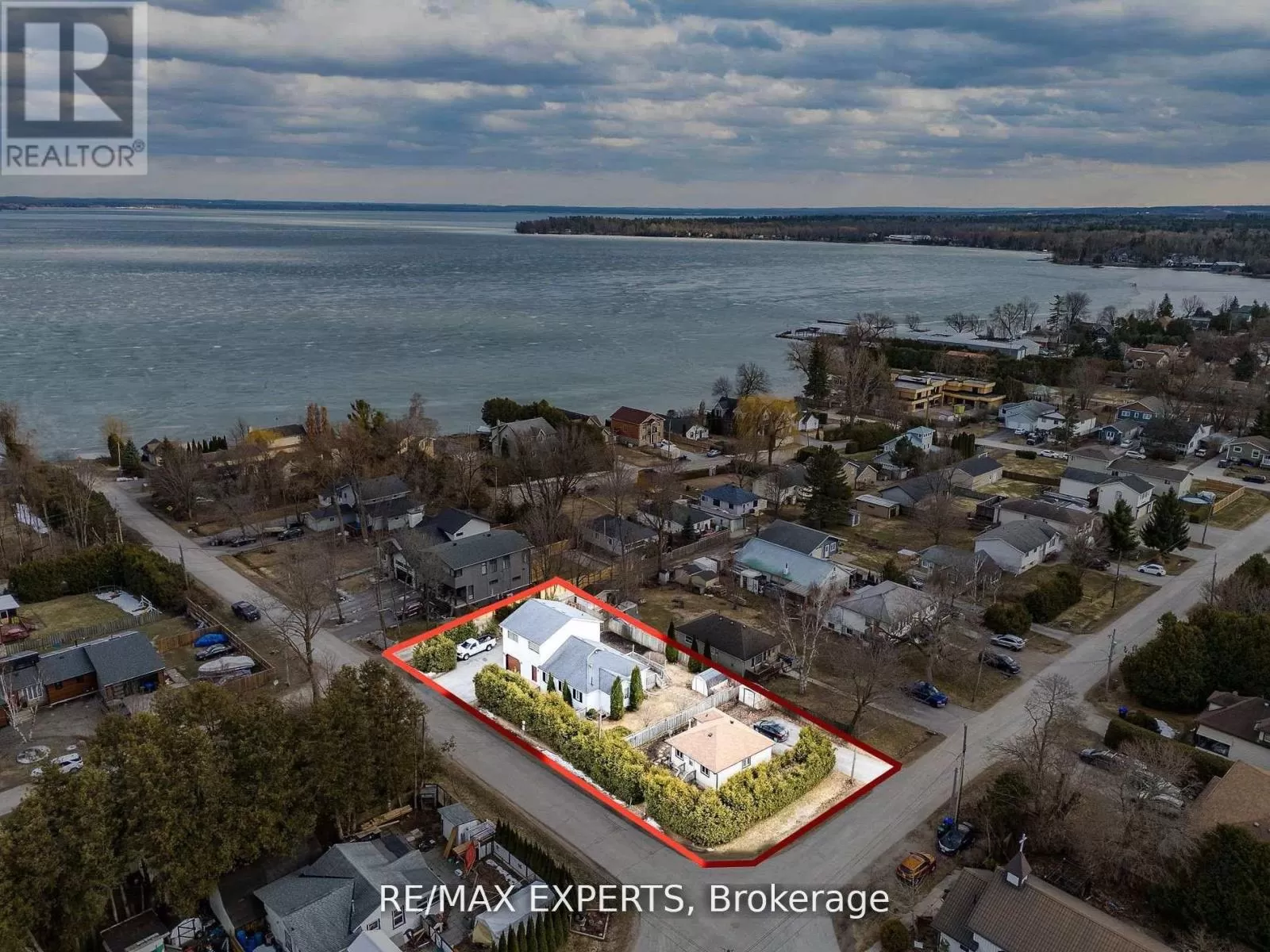 House for rent: 1004 Robinson Street, Innisfil, Ontario L0L 1C0