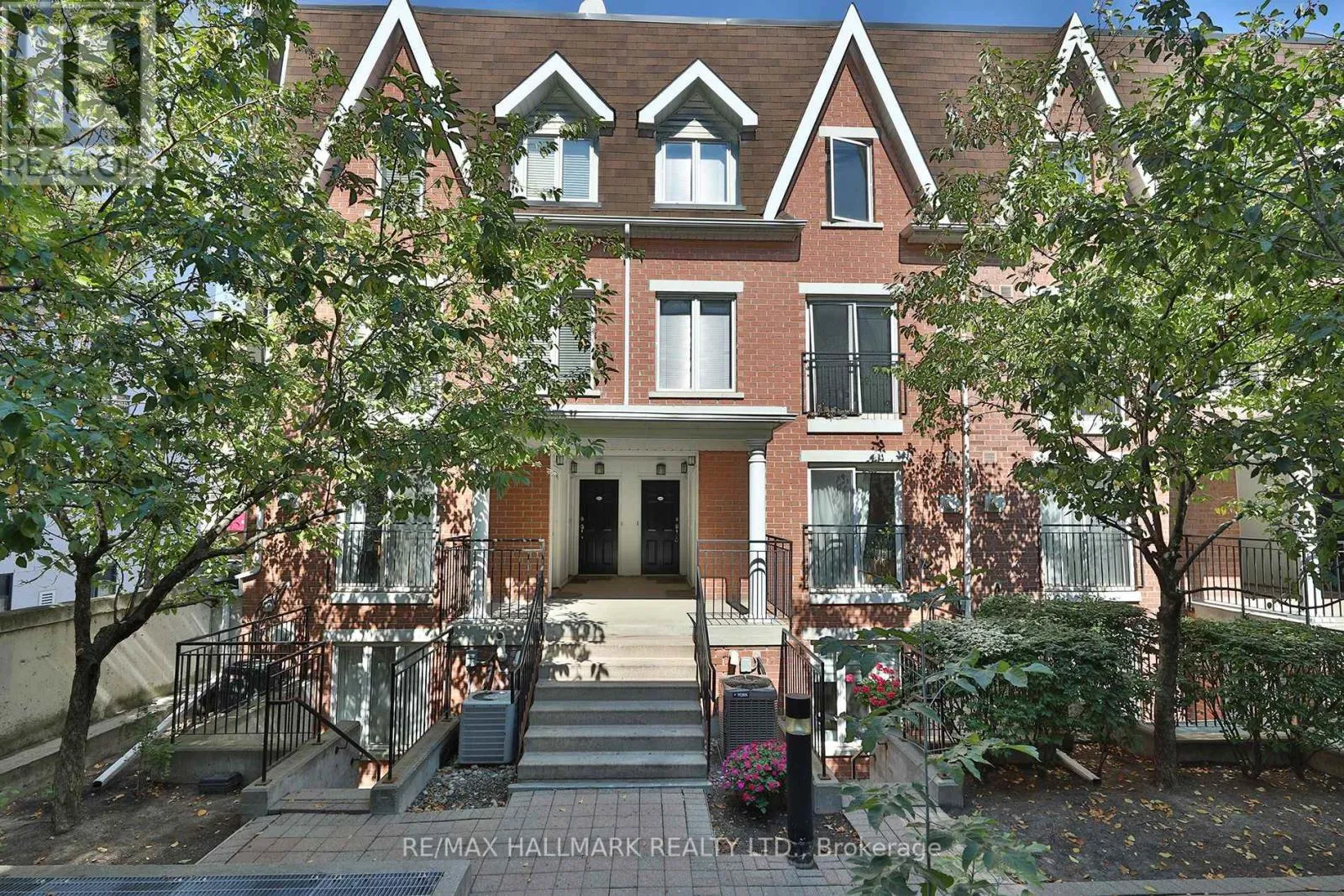 Row / Townhouse for rent: 1005 - 18 Laidlaw Street, Toronto, Ontario M6K 1X2